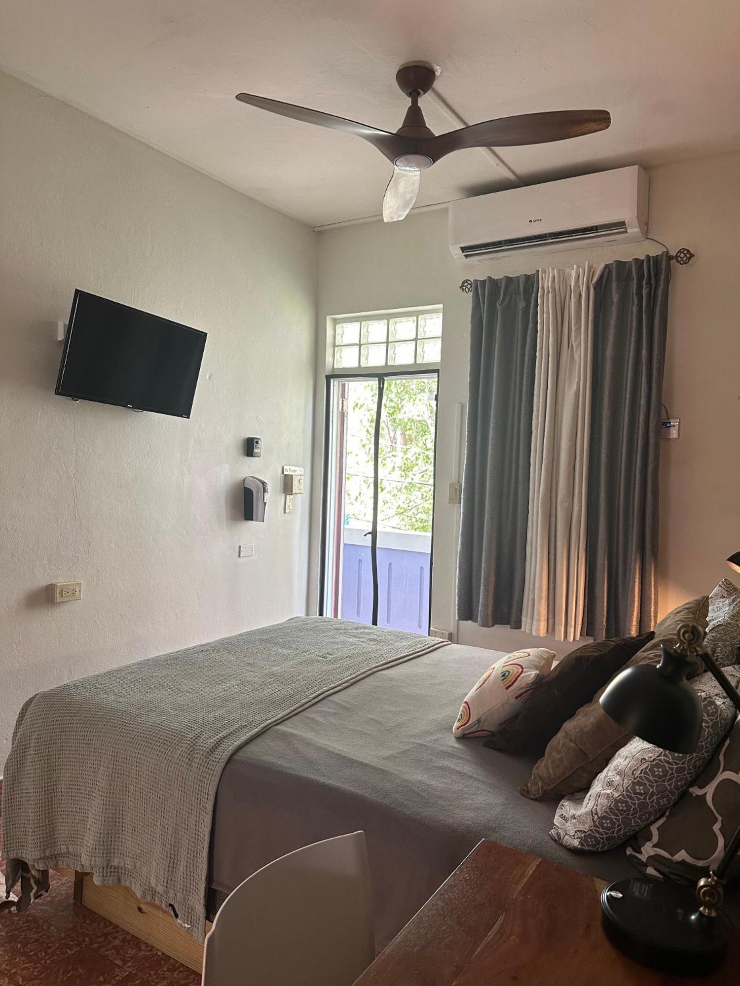 Lower Price, More Style, Discount Studio In San Juan,Pr, Beach, Free Bikes (Adults Only) ซานฮวน ภายนอก รูปภาพ
